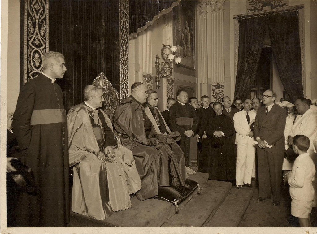 Alceu discursando para o Cardeal D. Leme - 1935