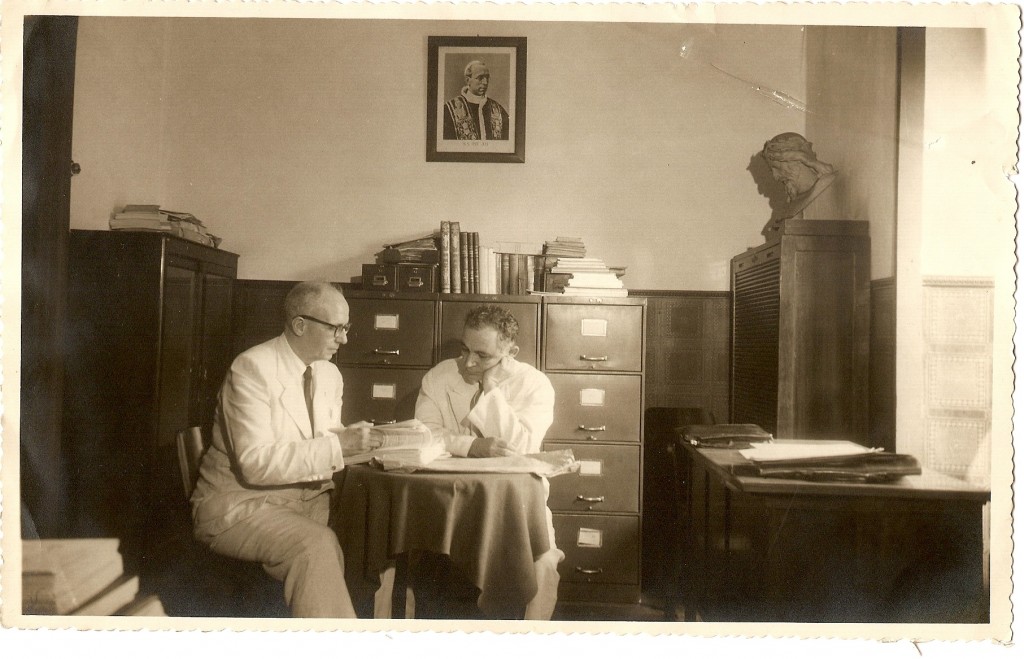 Alceu Amoroso Lima na sala da Presidência da Coligação Católica Brasileira  - 1949
